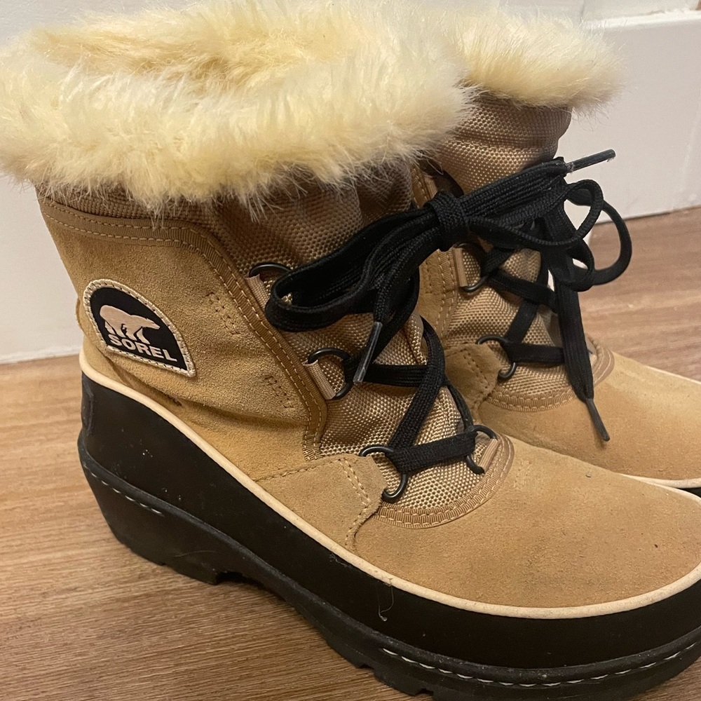 Sorel Size 7 Boots